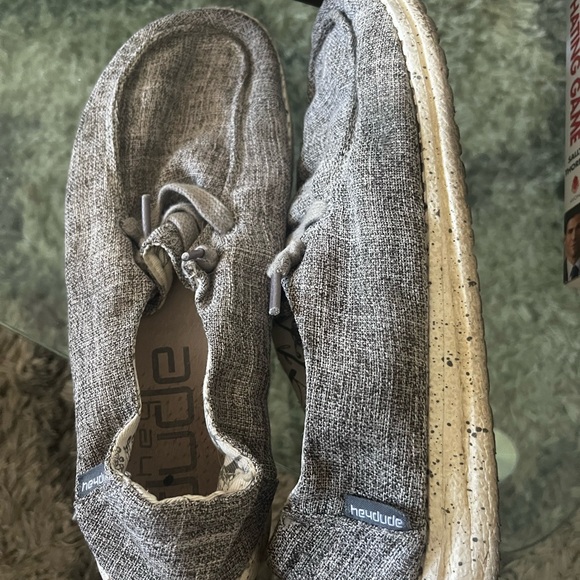 4 pairs of Wendy hey dude summer shoes - Picture 4 of 14